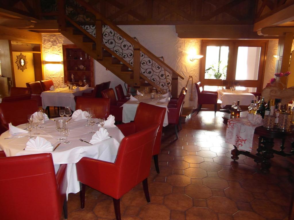 Hotel Castello Bianco Wadern Exterior foto