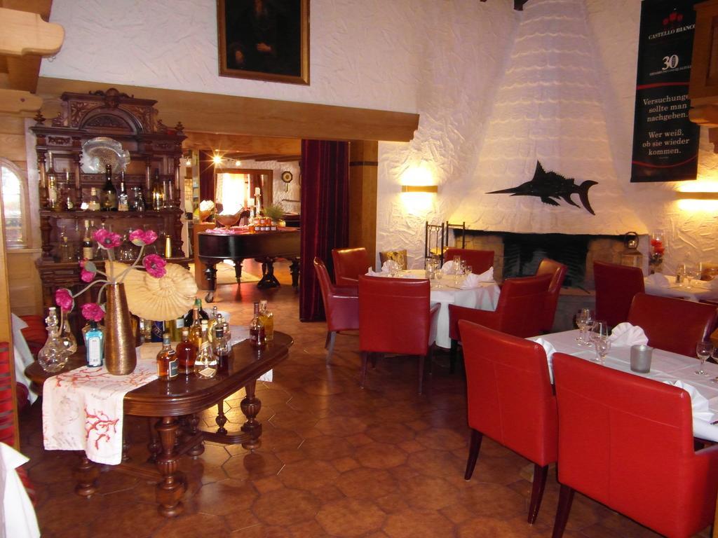 Hotel Castello Bianco Wadern Exterior foto
